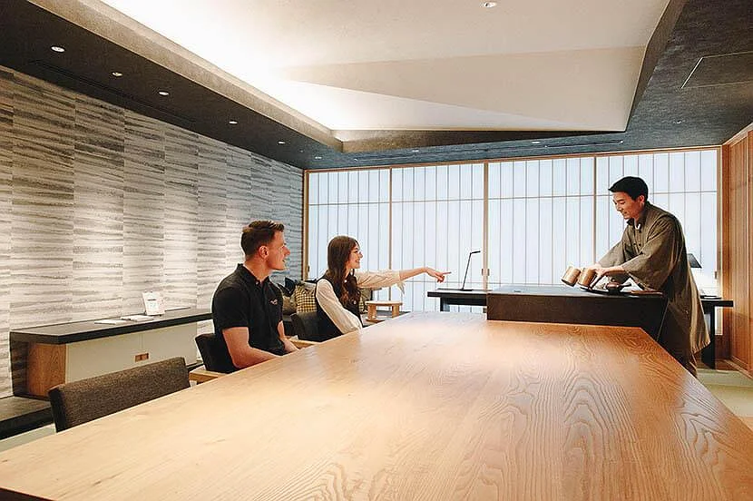 Văn Hóa “Omotenashi” – Nghệ Thuật Hiếu Khách Làm Nên Thương Hiệu Nhật Bản